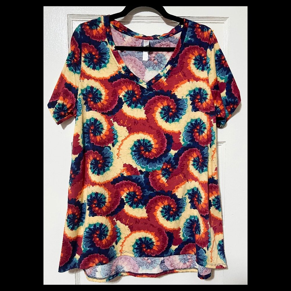 LuLaroe Womens Multicolor Swirl Vneck Short Sleeve Tshirt Top XL EUC